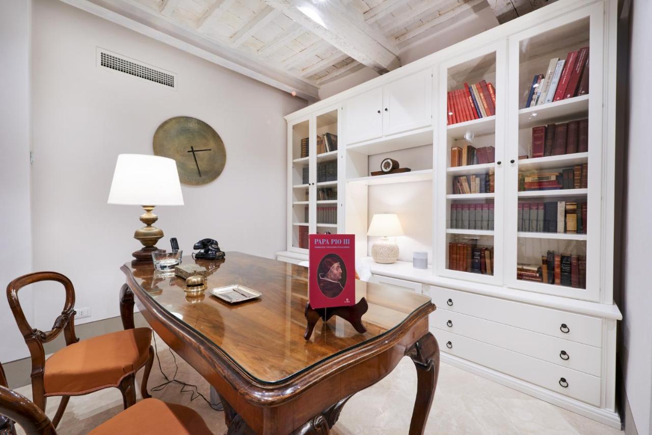 Palazzo Pio III - Residenza D'Epoca Bed & Breakfast Sarteano Luaran gambar